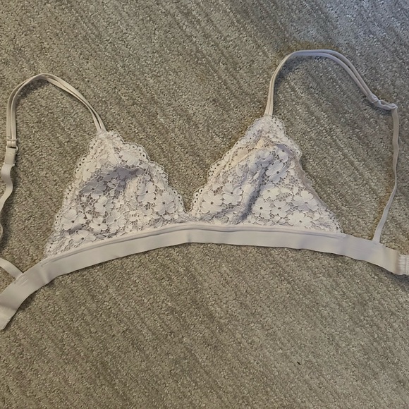 White lace bra - Picture 2 of 2
